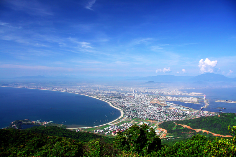 Ngắm nh&igrave;n to&agrave;n cảnh th&agrave;nh phố Đ&agrave; Nẵng từ b&aacute;n đảo Sơn Tr&agrave;